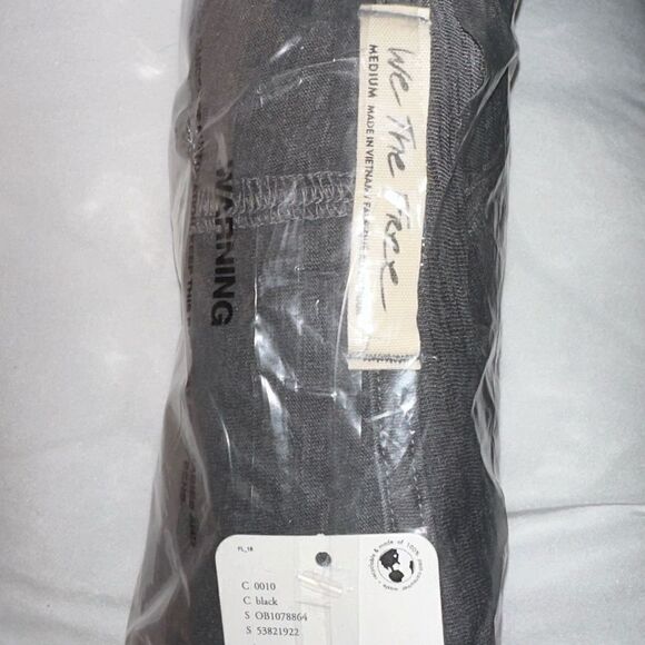 Free People NWT On My Mind Oversized V Neck in Black Size M - Picture 6 of 6